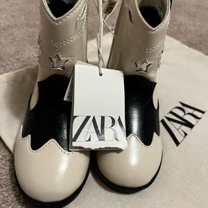 Zara Black and White Star Boots